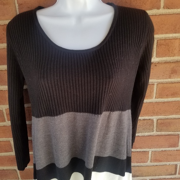 Color Block Sweater Dress - Picture 5 of 8